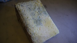 幻のチーズ”ブルー　ド　テルミニオン”　入荷